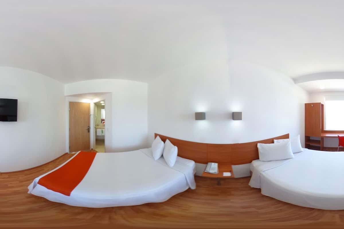 Premium bedding, in-room safe, desk, free WiFi