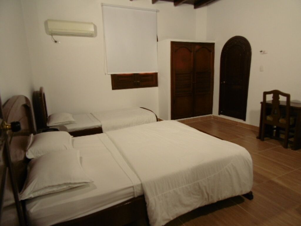 standard double room | minibar, desk, iron/ironing board, free wifi
