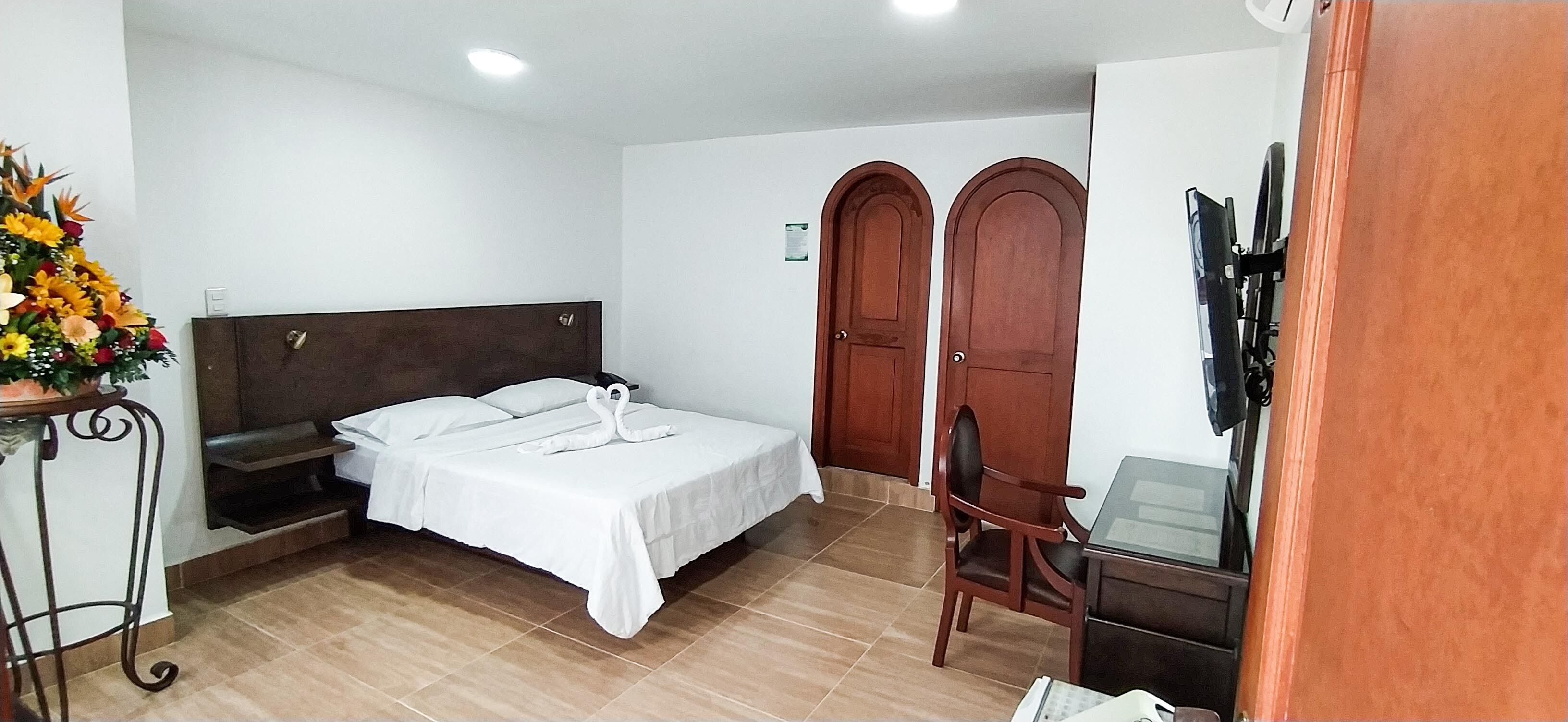 minibar, desk, iron/ironing board, free wifi