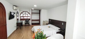 Junior Room | Minibar, desk, iron/ironing board, free WiFi - Hotel Zaraya (San José de Cúcuta)