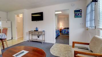 Cottage 1 | Living area | 32-inch LED TV with digital channels, TV, streaming services