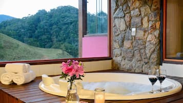 Chalet (Master) | Jetted tub