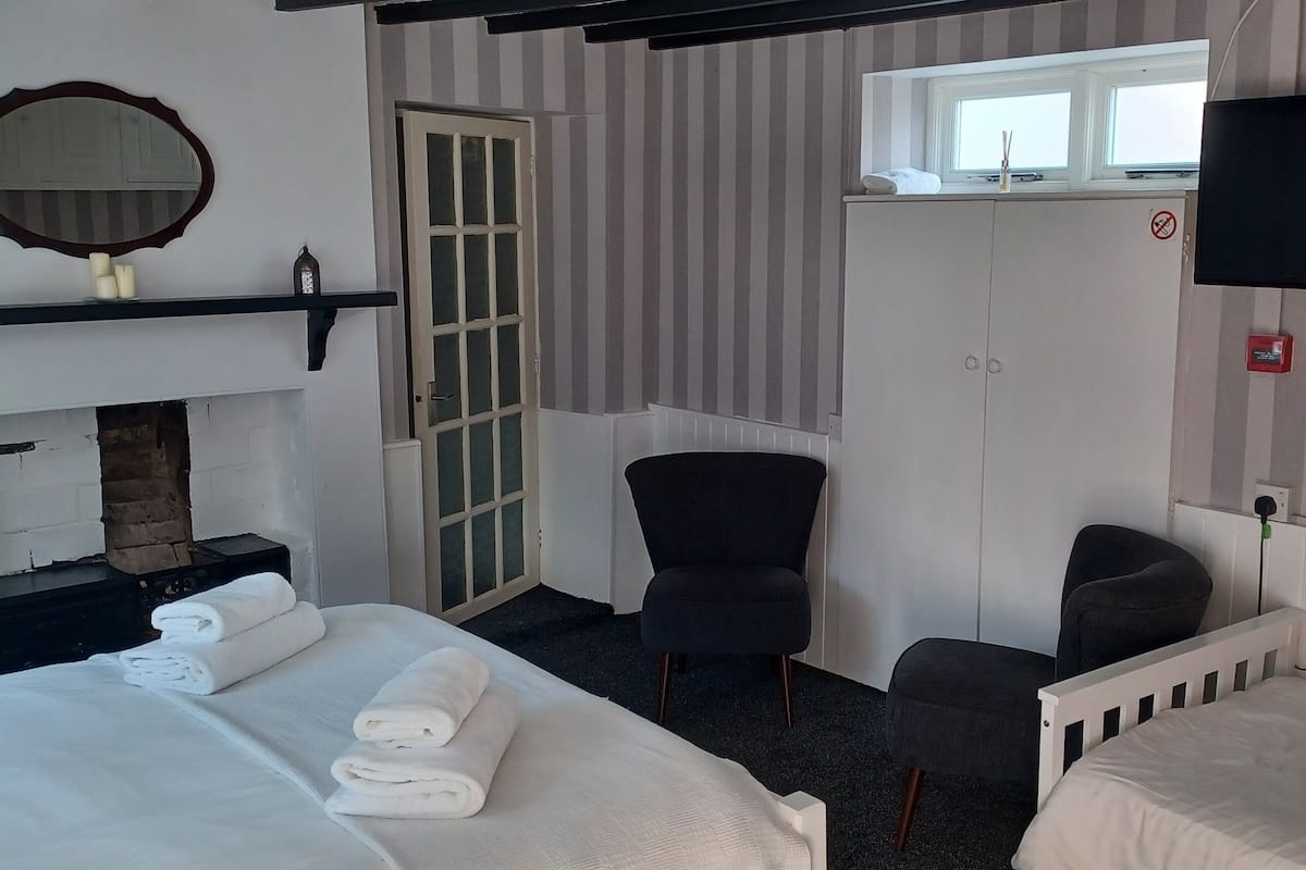 Family Room - Accessible, Ground Floor (Room 6)
