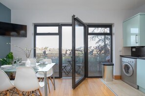 Familienapartment, eigenes Bad | Gemeinschaftsküche