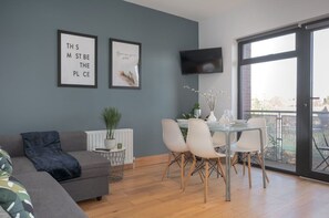 Family Apartment, Private Bathroom | Lounge