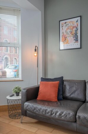 Appartement, salle de bains privée | Bar lounge