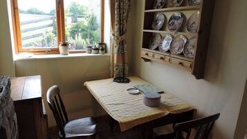 Room | In-room dining