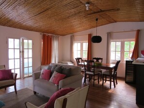 Design Villa | In-room dining