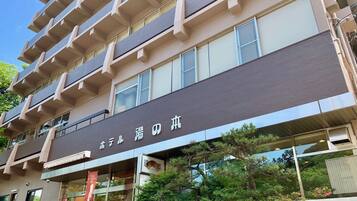 施設の正面