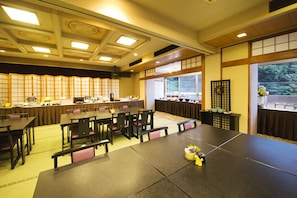 Café da manhã japonês diário (JPY 2200 por pessoa)