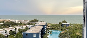 Baan Thew Talay Blue Sapphire