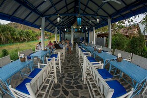 Breakfast, lunch and dinner served - El Greco Bungalows (Ko Lanta)