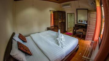 Standard Air Conditioned Room | Minibar, soundproofing, free WiFi, bed sheets