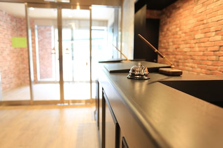Ingresso interno. The Base Sakaihigashi Apartment Hotel