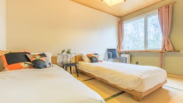 Twin Room, Mountain View | Blackout drapes, free WiFi, bed sheets