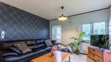 Standard Cabin | Living area