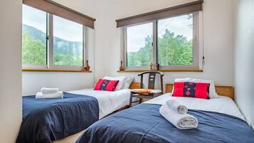 Standard Cabin | Blackout drapes, free WiFi, bed sheets