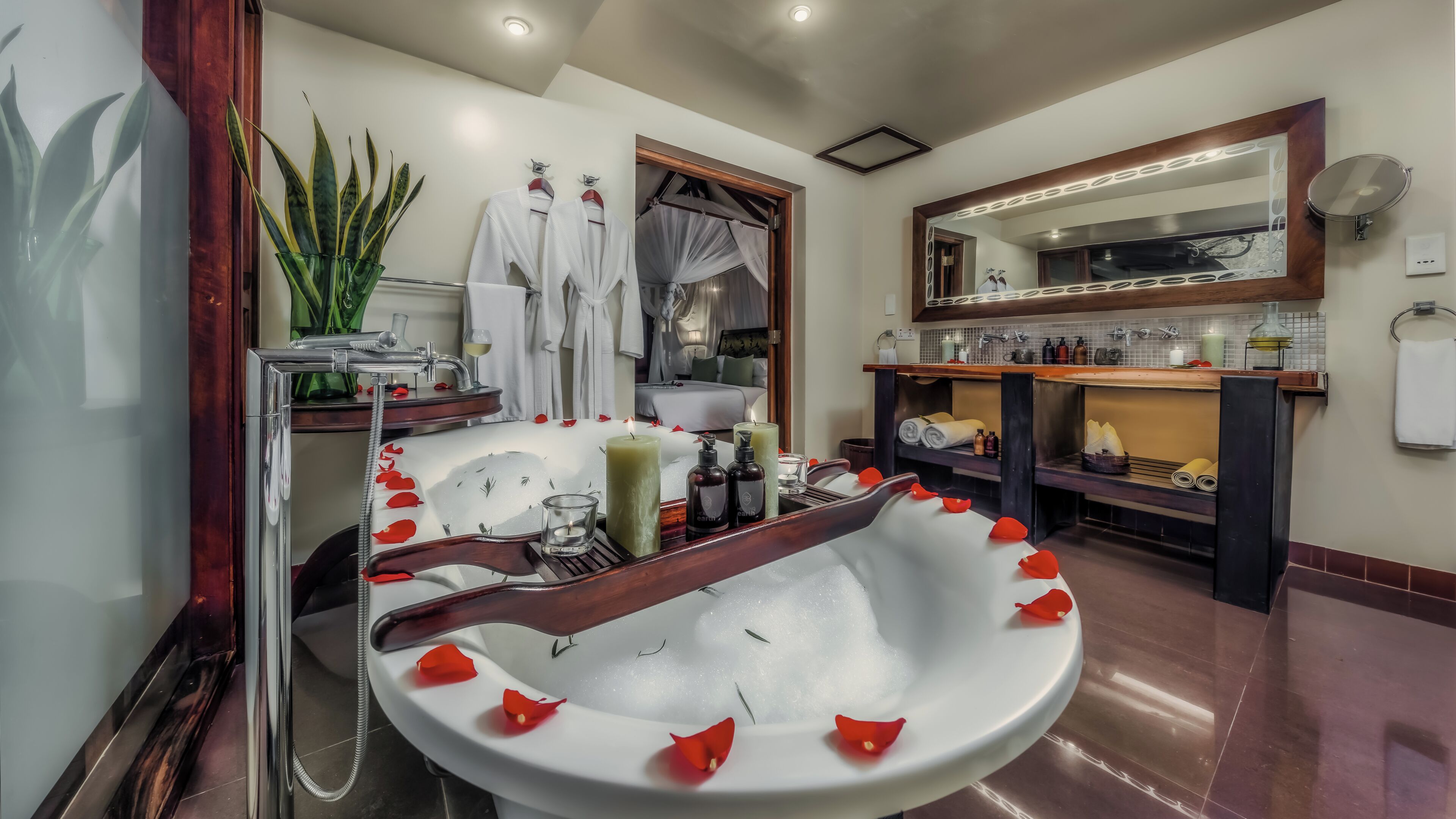 Suite (Plantation) | Kamar mandi | Shower, shower pijat air,  dan handuk