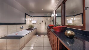 Bathroom - Elewana Arusha Coffee Lodge (Arusha)