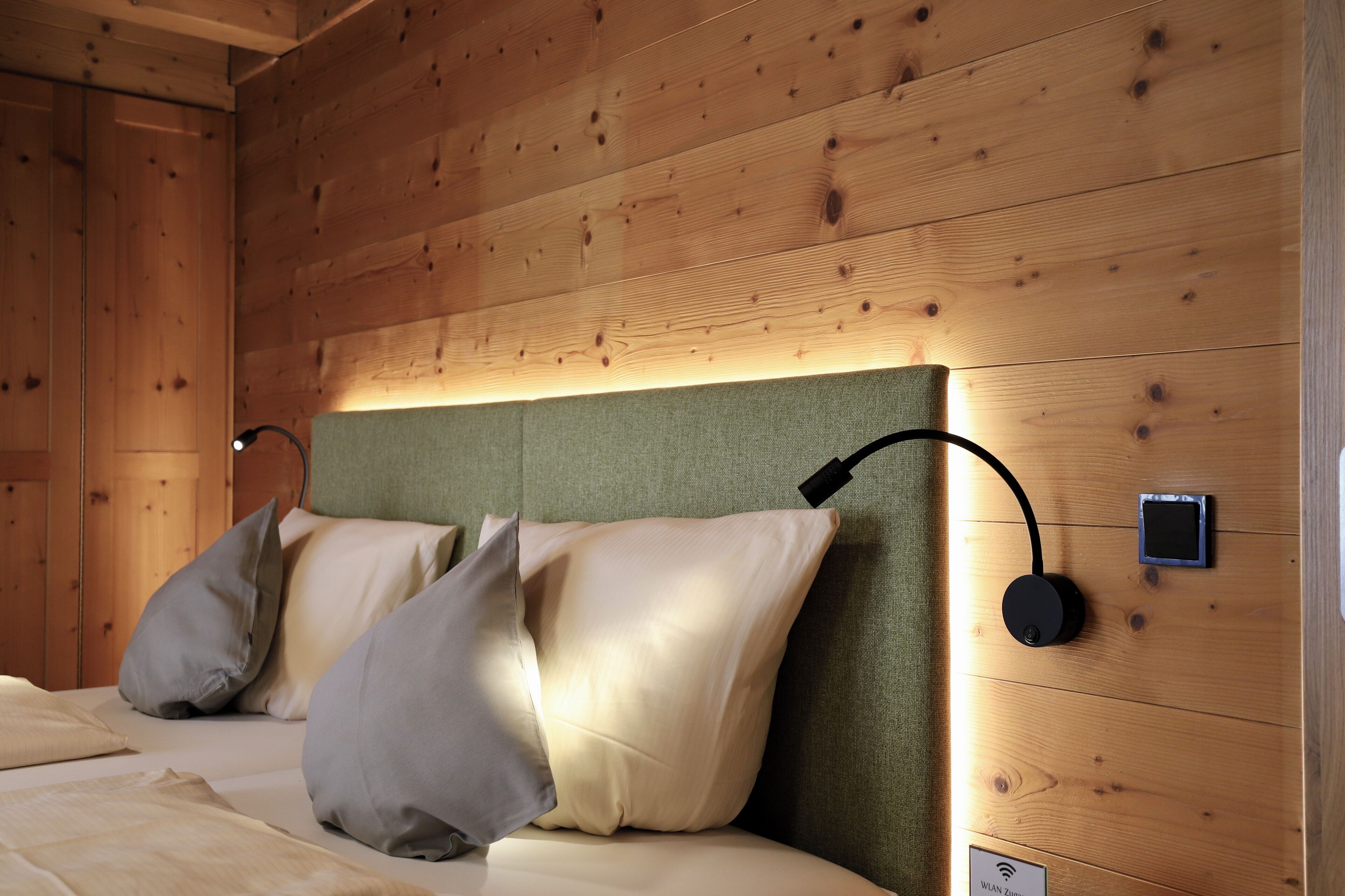 double room, balcony | hypo-allergenic bedding, in-room safe, desk, free wifi