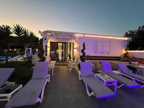 Executive Suite at the pool | Courtyard view - Skiathos Holiday Resort (Skiathos)