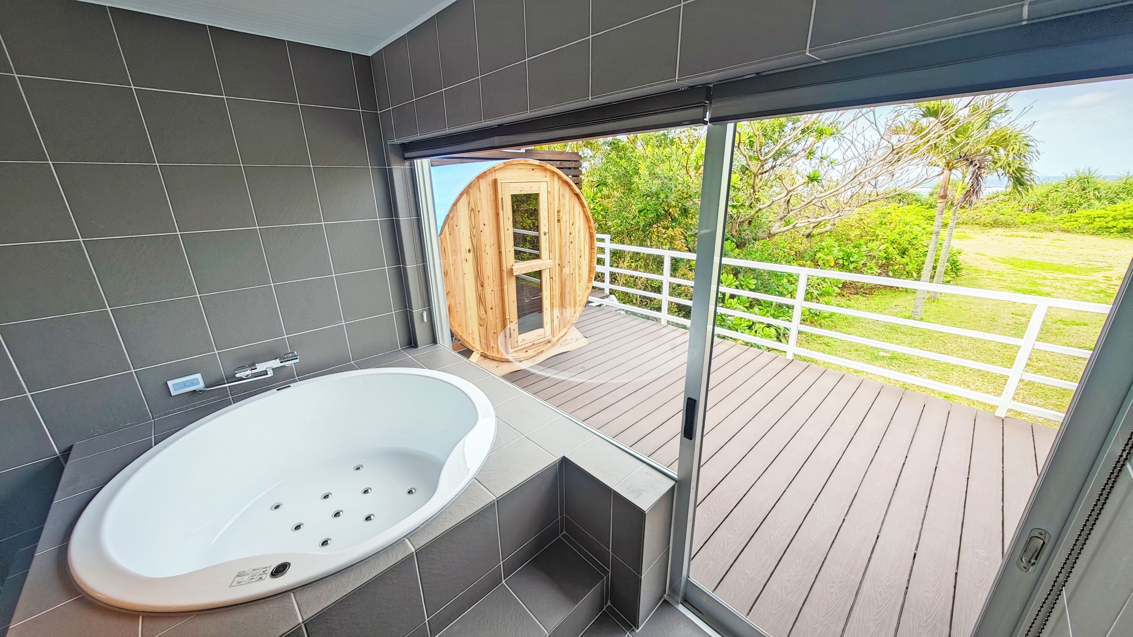 sky deck cottage with sauna, non smoking, ocean view | bathroom | free toiletries, hair dryer, bathrobes, slippers