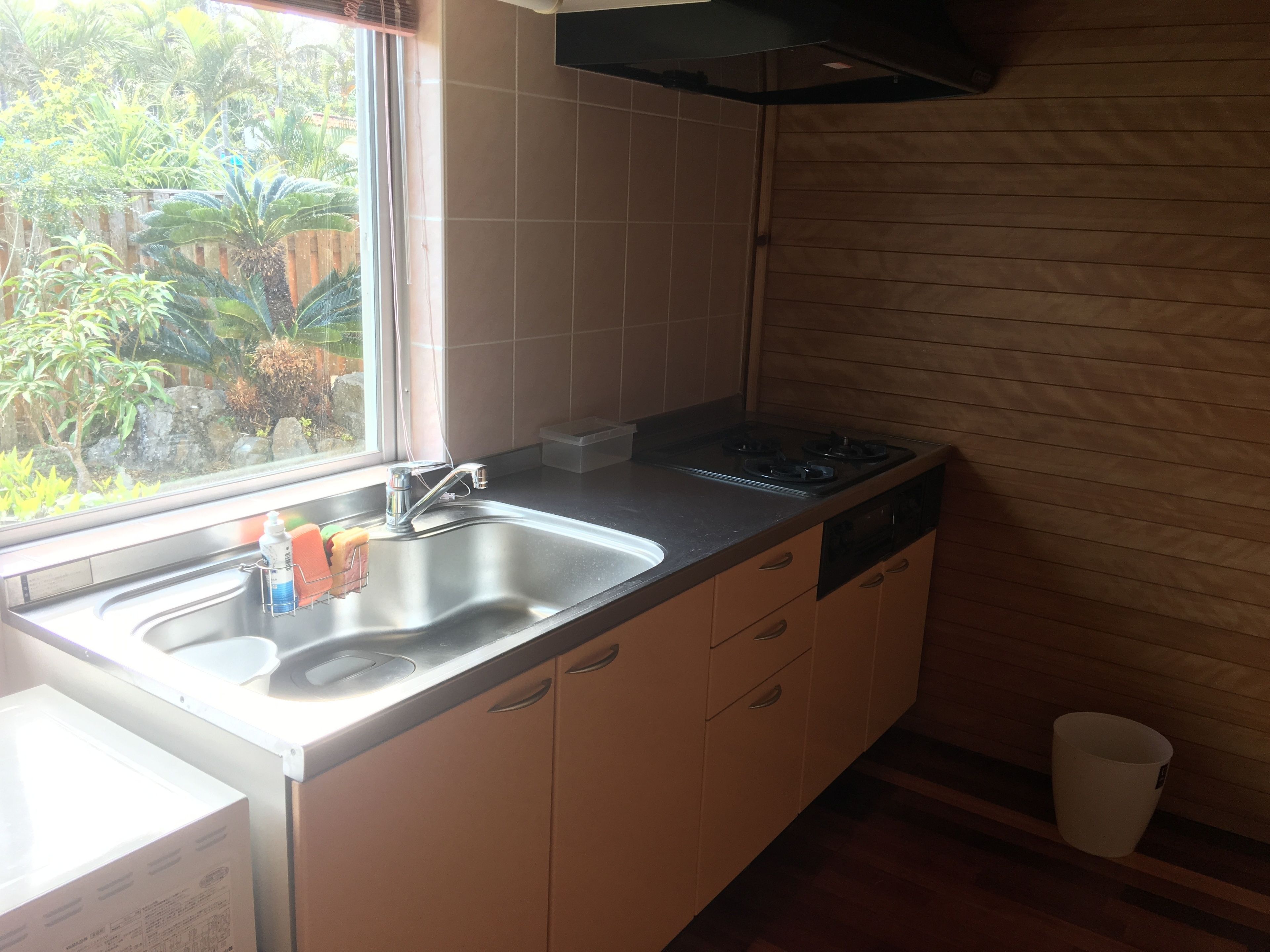 sun room cottage, non smoking, ocean view | private kitchen | fridge, microwave, electric kettle