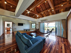 Casa de campo familiar, no fumadores, terraza (Wood Deck) | Wifi gratis y ropa de cama