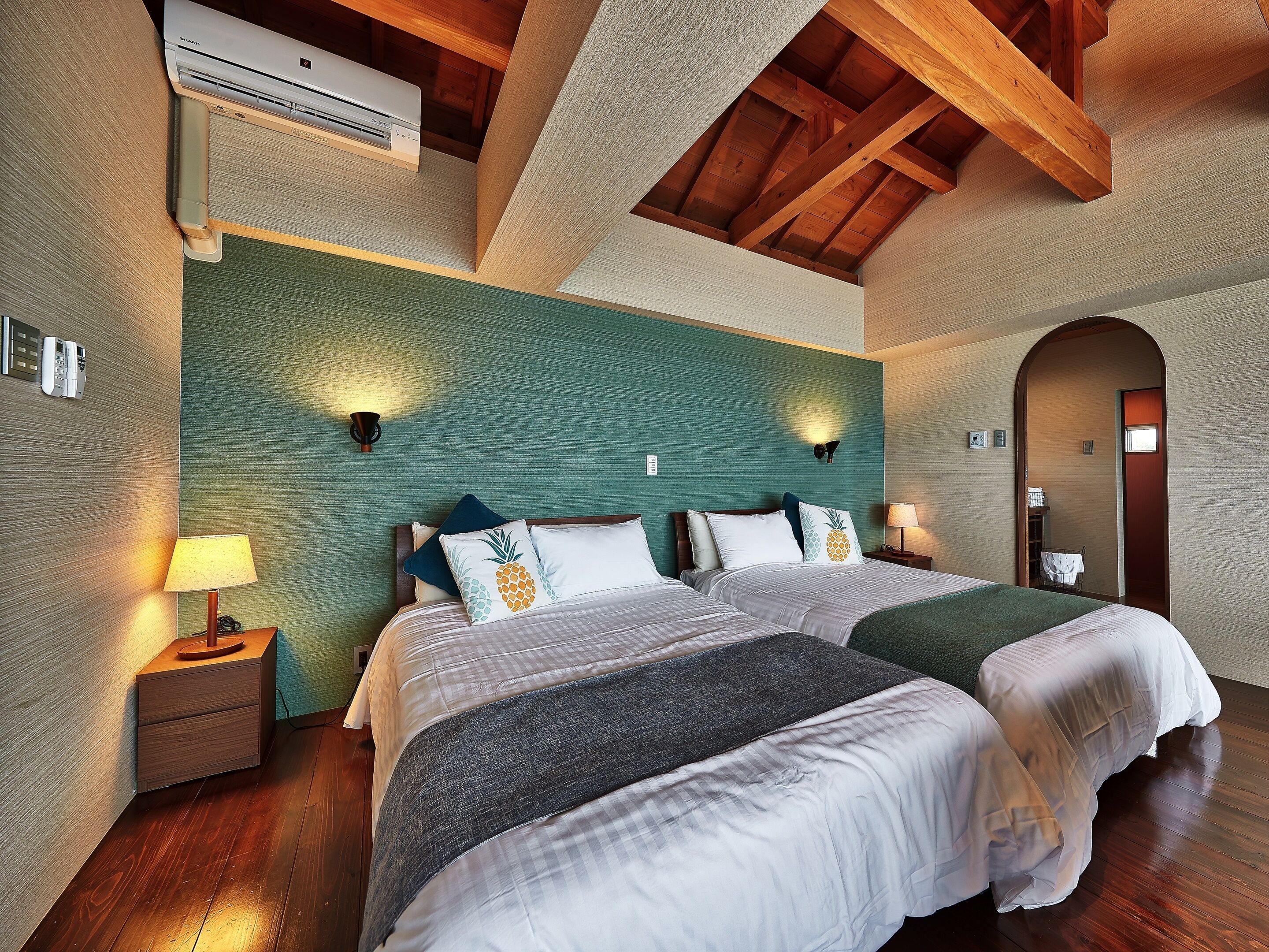 Free WiFi, bed sheets
