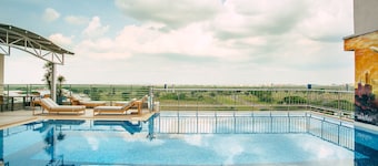 Crowne Plaza Nairobi Airport by IHG