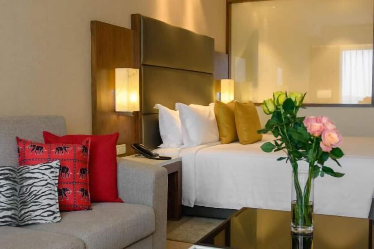 1 bedroom, premium bedding, minibar, in-room safe
