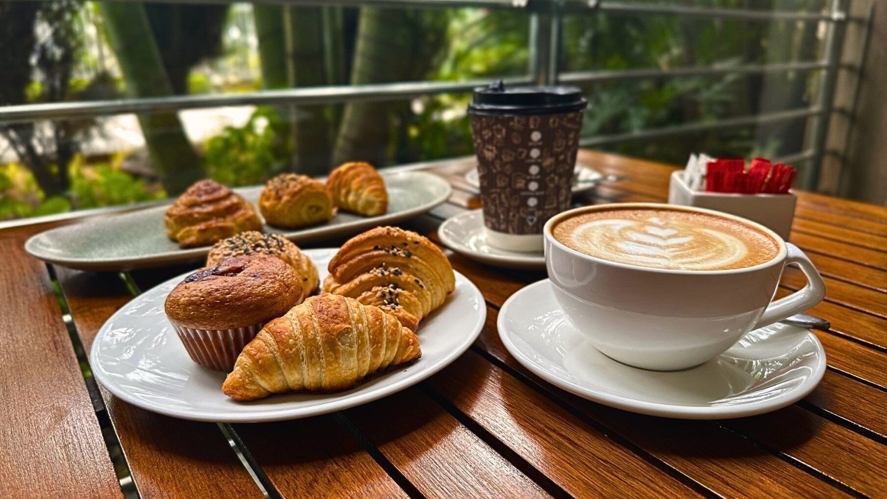 breakfast, lunch, dinner served; international cuisine, garden views