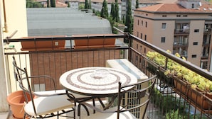 شقة - غرفة نوم واحدة - بشرفة (Bellavista Via del Pontiere 29) | شرفة
