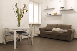 Apartment, 1 Bedroom (Withe Rose Vicolo Volto San Luca 18) | Living area