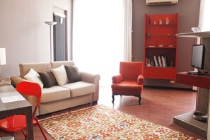 Studio (Red Rose Stradone S. maffei, 2) | Living room