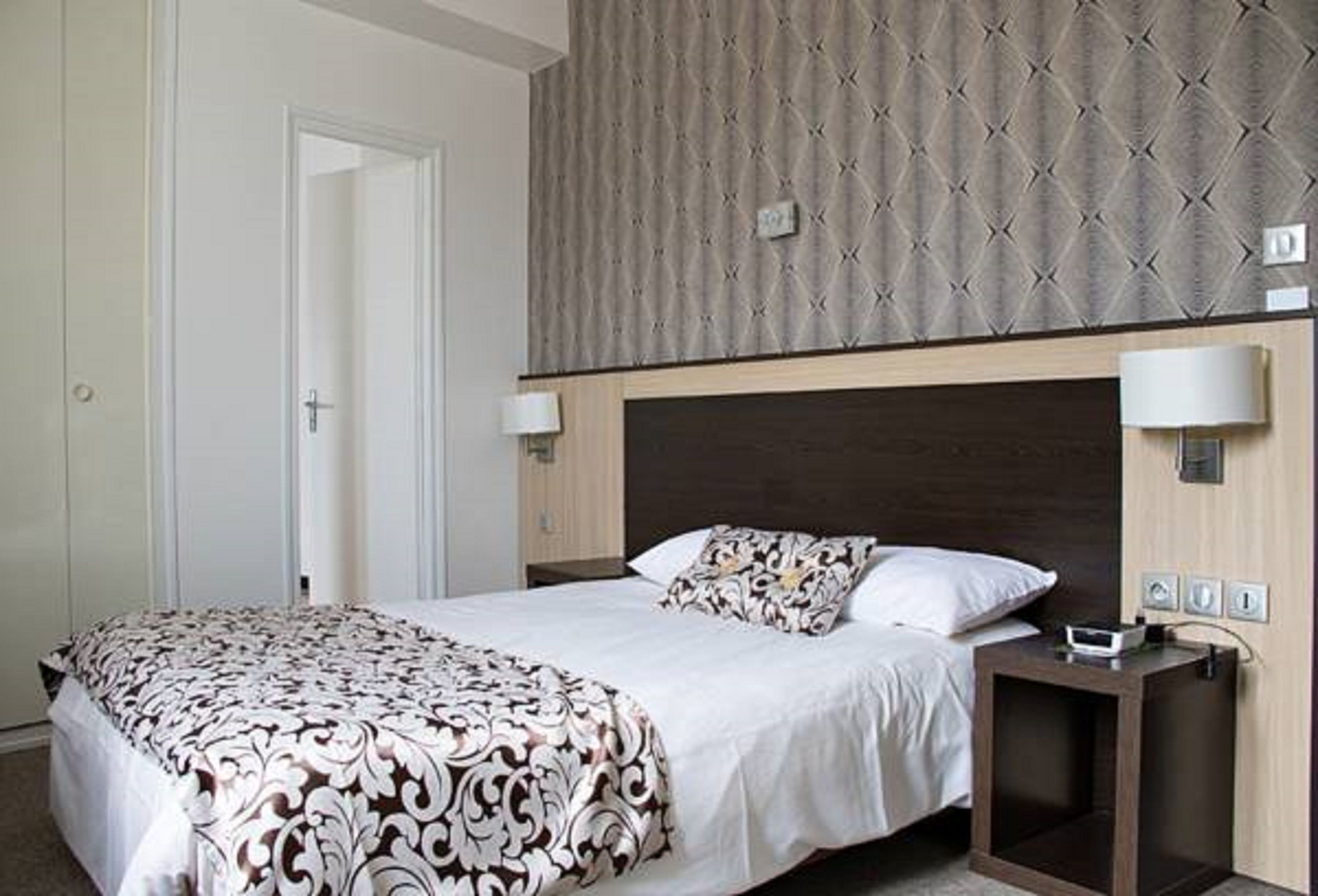 Desk, iron/ironing board, free cribs/infant beds, free WiFi