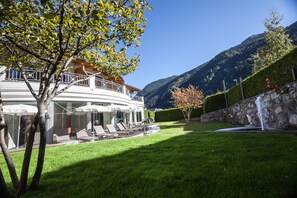 Body wraps, body scrubs, gezichtsbehandelingen, manicures en pedicures