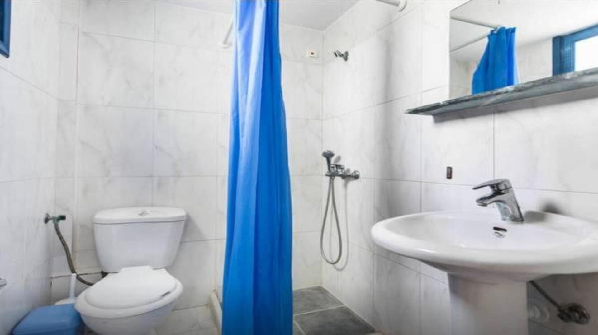 shower, free toiletries, hair dryer, soap