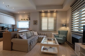 Apartament Deluxe, 3 dormitoris, piscina privada, planta baixa | 1 dormitori, roba de llit d'alta qualitat i habitacions insonoritzades