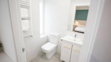 Habitación individual, baño privado | Baño