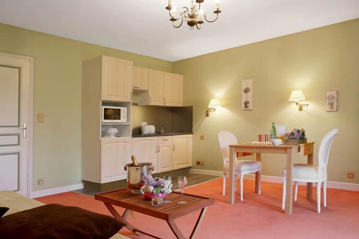 Private kitchenette