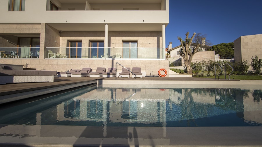 Somewhere Estoril Guesthouse