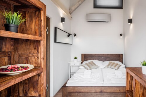 Selinor Old Town Apartments