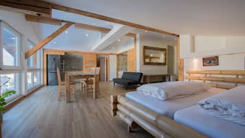 Panoramic-Apartment, 3Â Schlafzimmer, Terrasse | Allergikerbettwaren, Schreibtisch, Zustellbetten, kostenloses WLAN