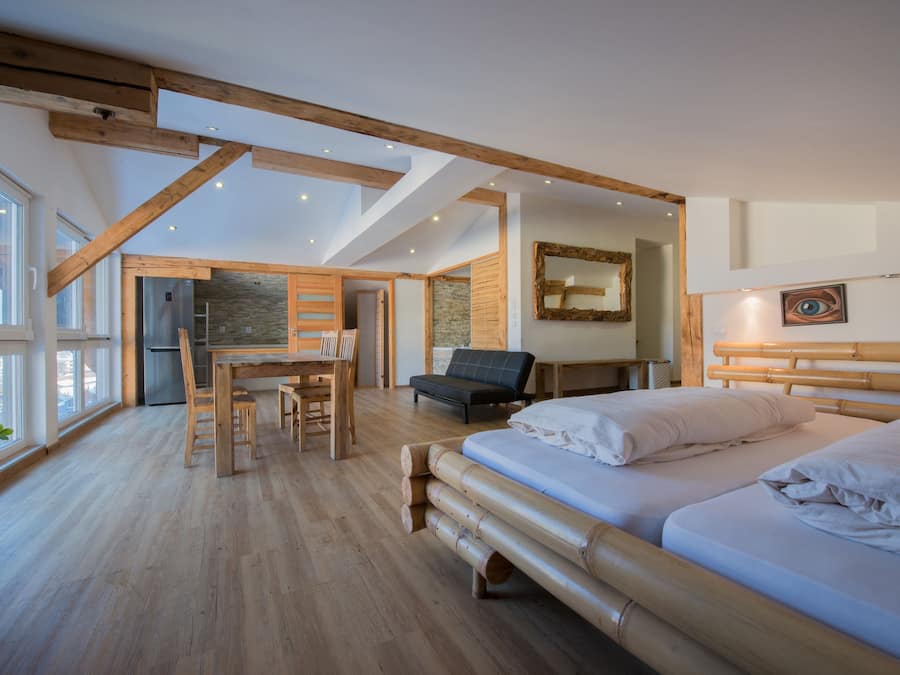 Panoramic Apartment, 3 Bedrooms, Terrace | Hypo-allergenic bedding, desk, rollaway beds, free WiFi