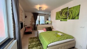 Living area - Bastien Studio near Airport (Prague)