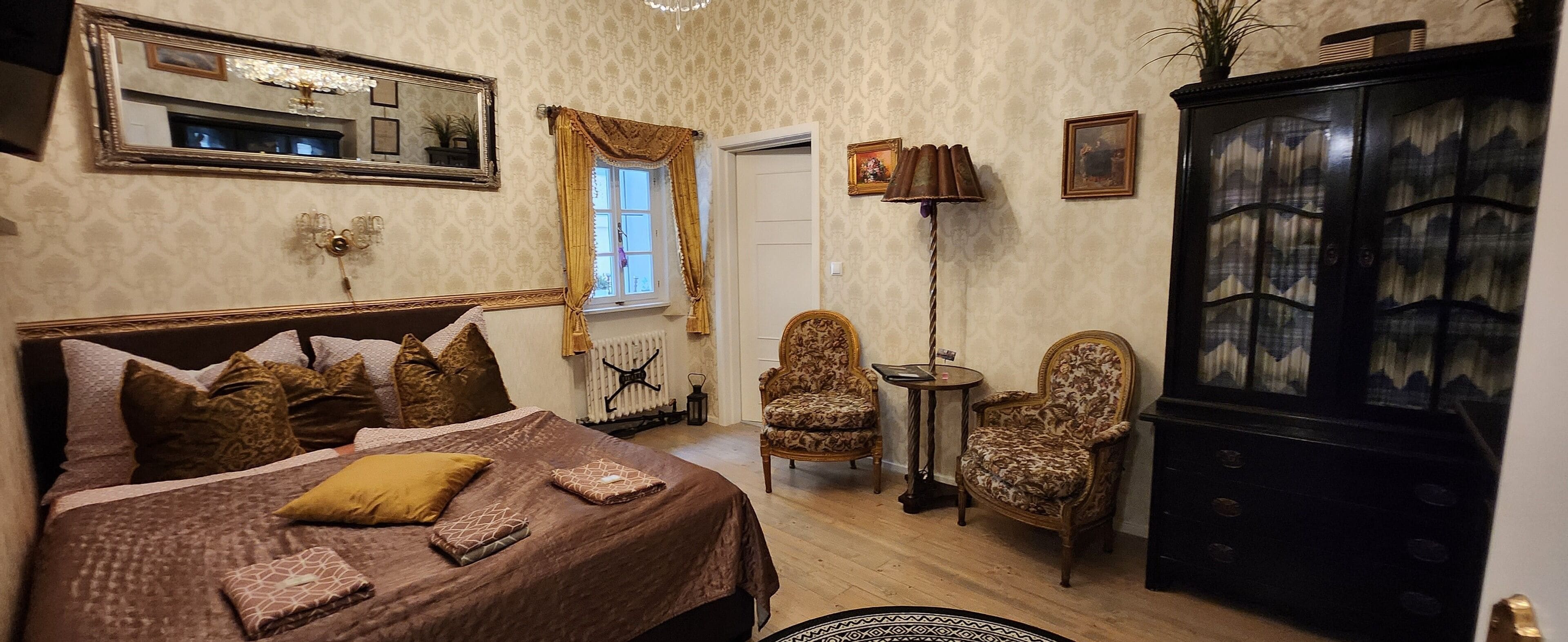 Gallery-sviitti, useita sänkyjä, keittotila, pohjakerroksessa | Memory foam -patjalliset sängyt, yksilöllisesti sisustettu