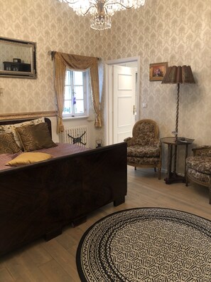 Suíte galeria, várias camas, cozinha americana, no piso térreo | Camas com colchões de espuma com sistema de memória