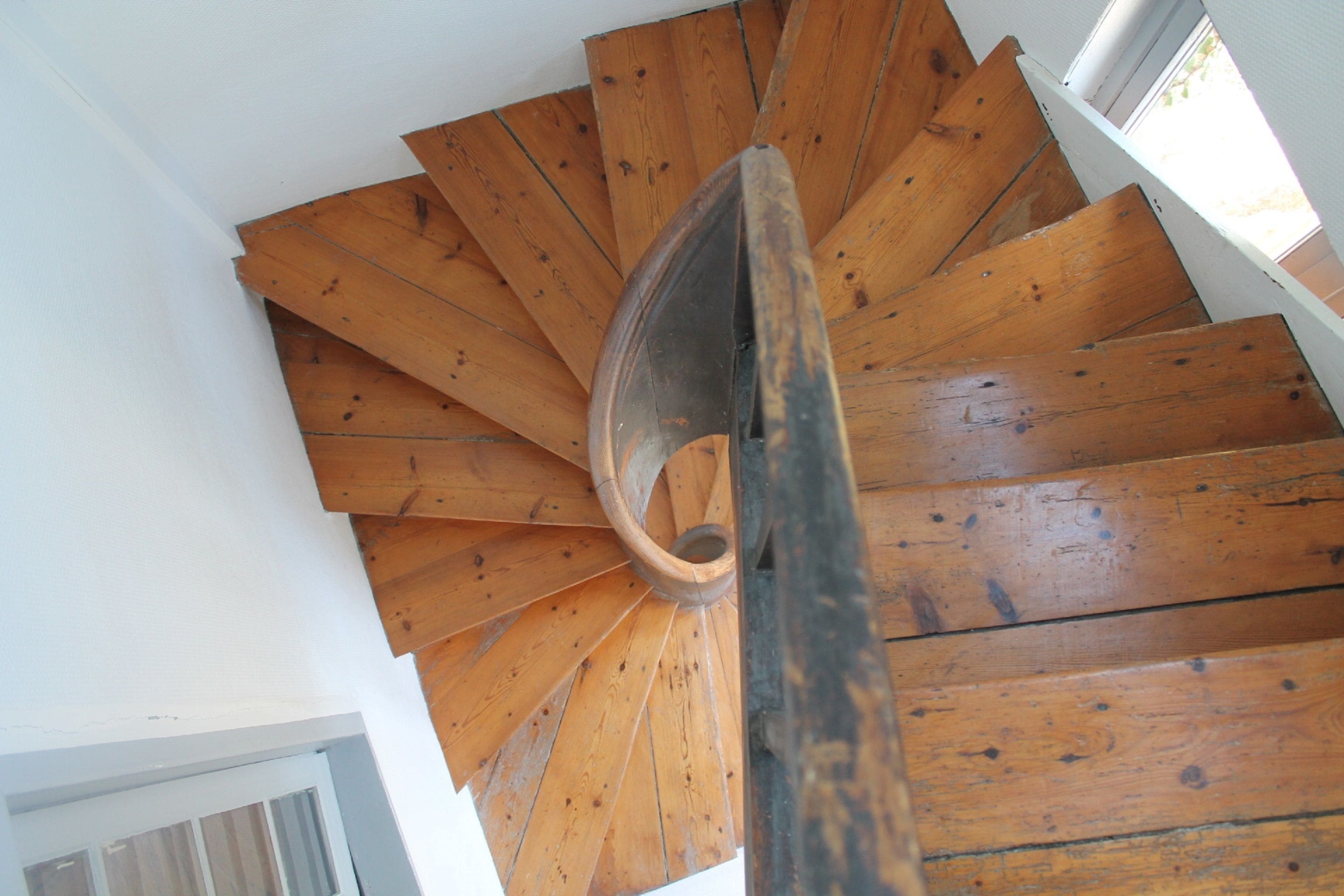 city house | bathroom | free toiletries, hair dryer, towels