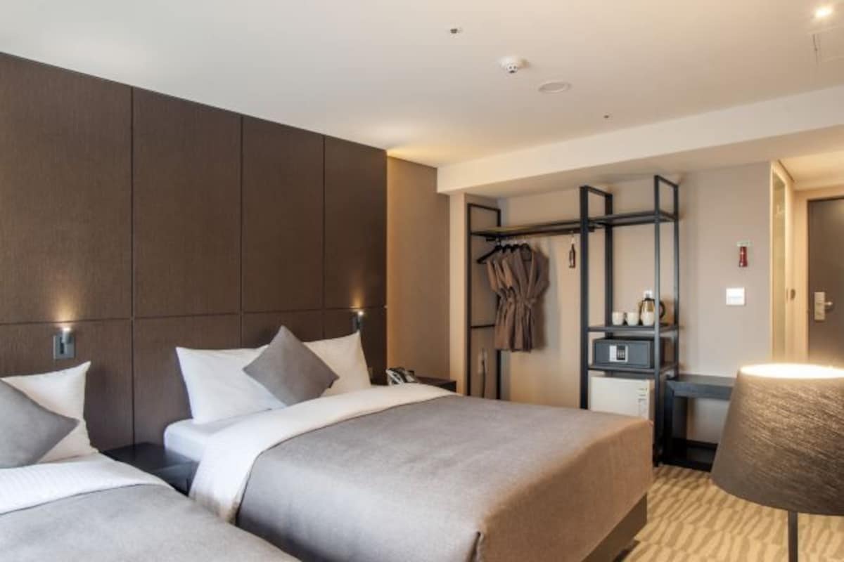 In-room safe, desk, blackout drapes, iron/ironing board (on request)
